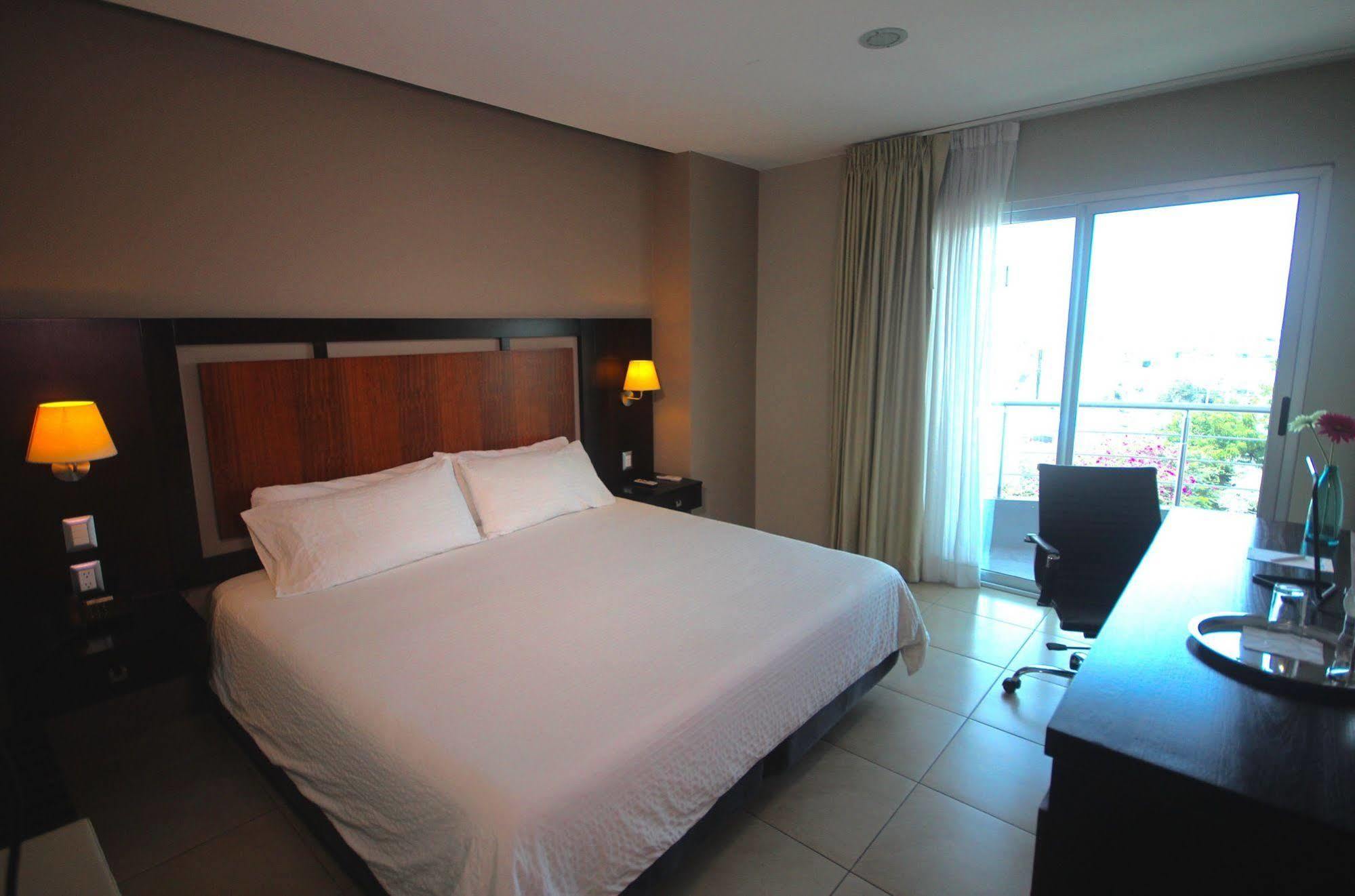 Hotel Perla Spondylus 만타 외부 사진